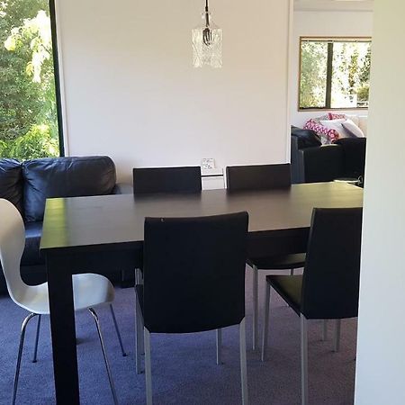 Villa Tranquil Treehouse Christchurch Esterno foto