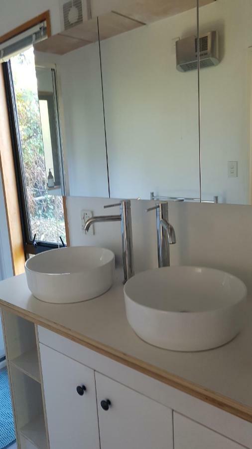 Villa Tranquil Treehouse Christchurch Esterno foto
