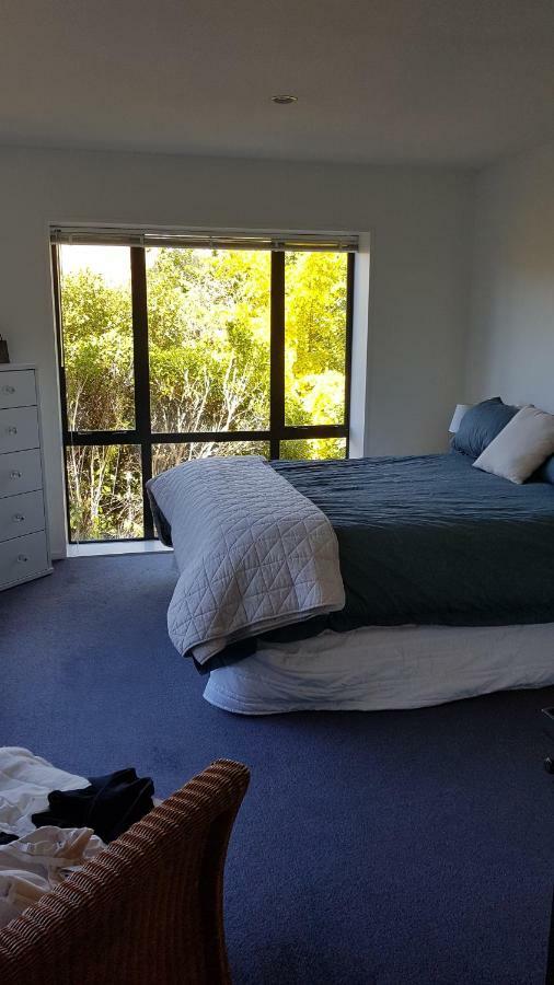 Villa Tranquil Treehouse Christchurch Esterno foto