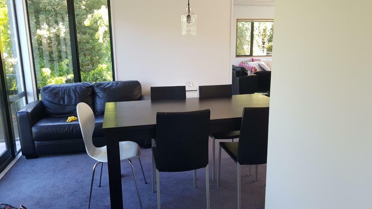 Villa Tranquil Treehouse Christchurch Esterno foto