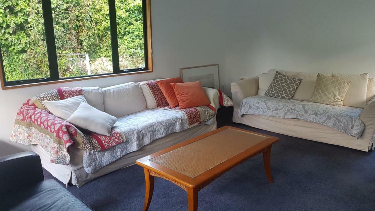 Villa Tranquil Treehouse Christchurch Esterno foto